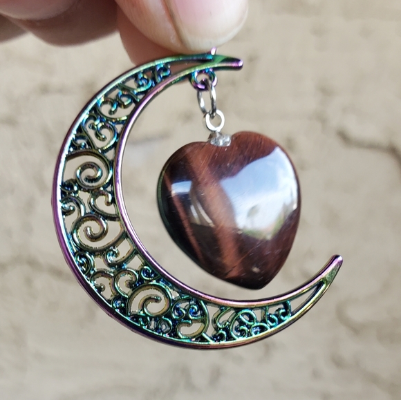 New Carved Heart Shaped Red Tiger Eye Rainbow Titanium Cresent Moon Pendant. - Picture 5 of 14